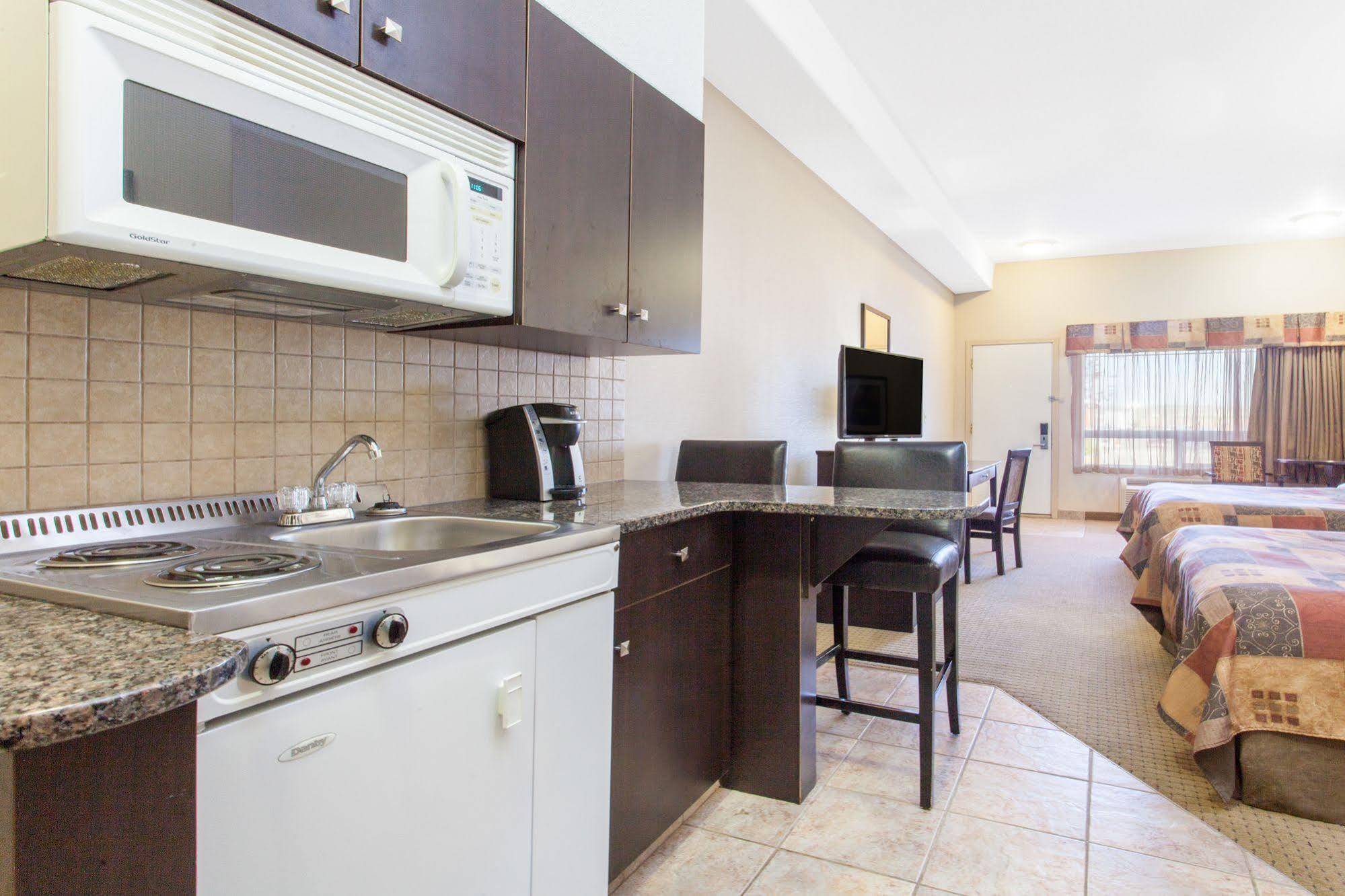 Ramada By Wyndham Drayton Valley Kültér fotó