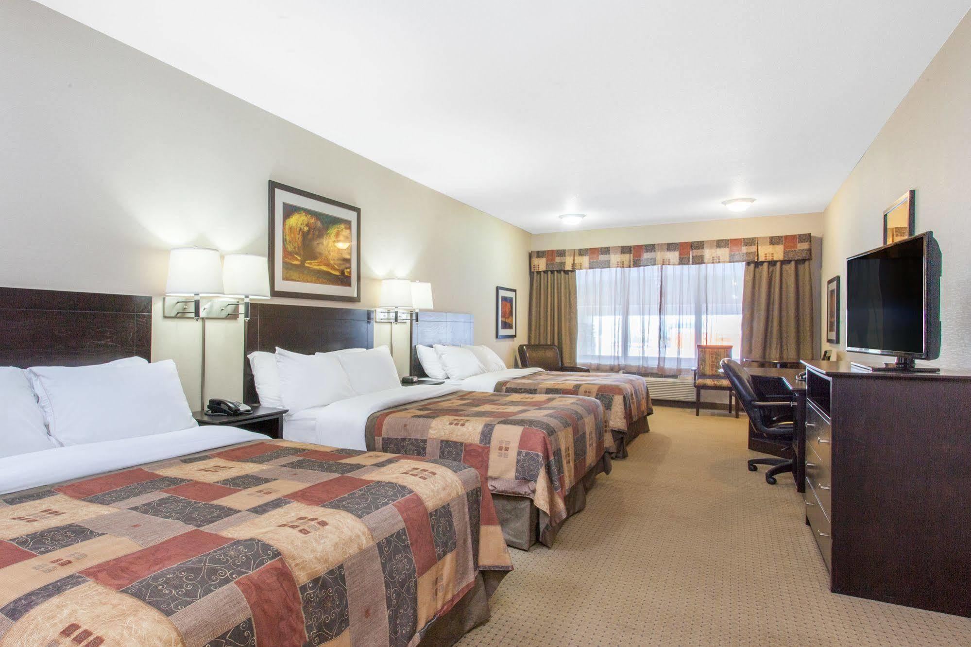 Ramada By Wyndham Drayton Valley Kültér fotó
